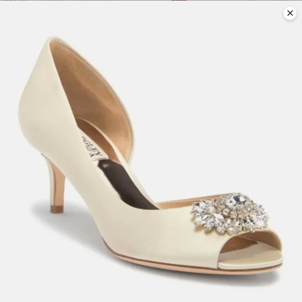 Badgley Mischka Macie Peep Toe d'Orsay Ivory Satin Pump Size 9